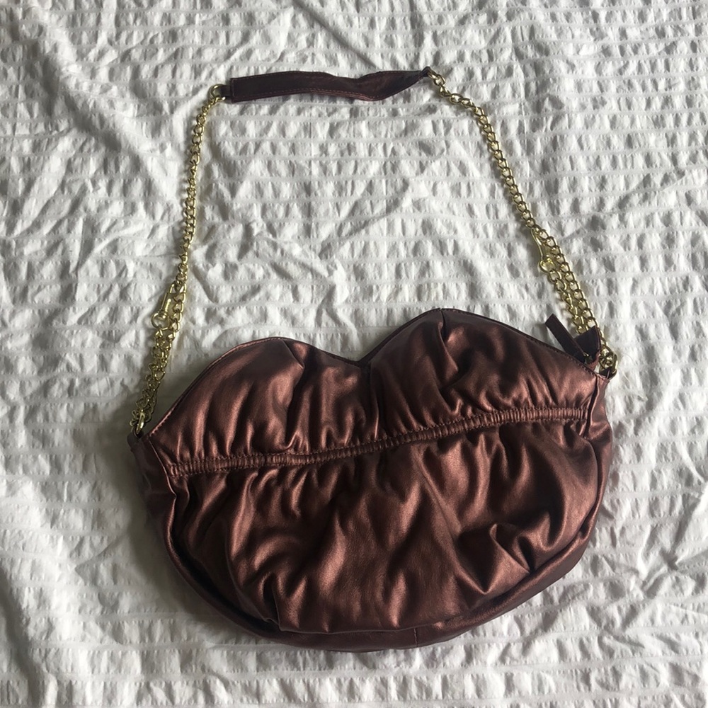 Selena Gomez Lips bag